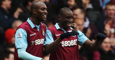 Ba (r): Celebrates goal with Cole